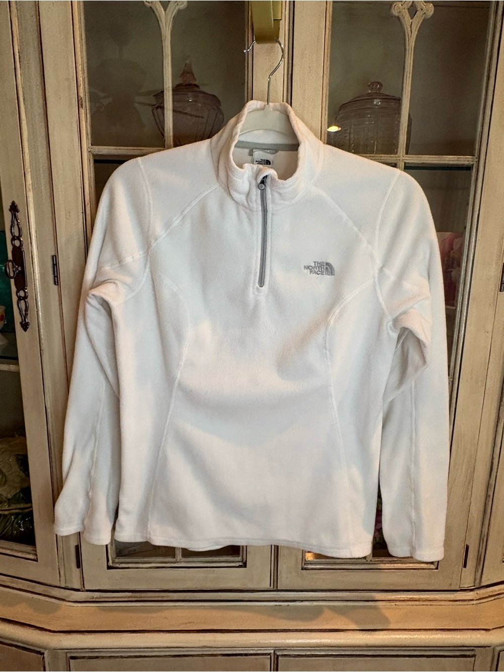EUC The North Face White Half-Zip Fleece Pullover